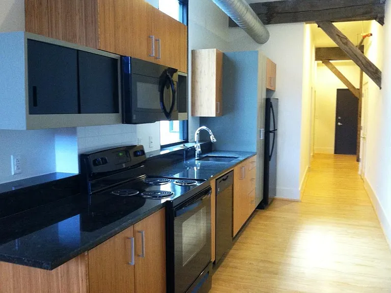 River Lofts North — Photo 25