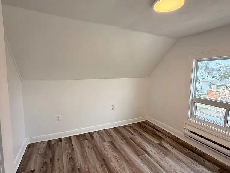 25 Glenwood Ave #UPPER — Photo 5