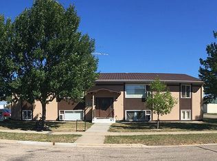 206 1st St, Underwood, ND 58576