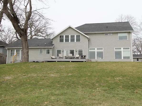 27447 North Lake DRIVE, Waterford, WI 53185