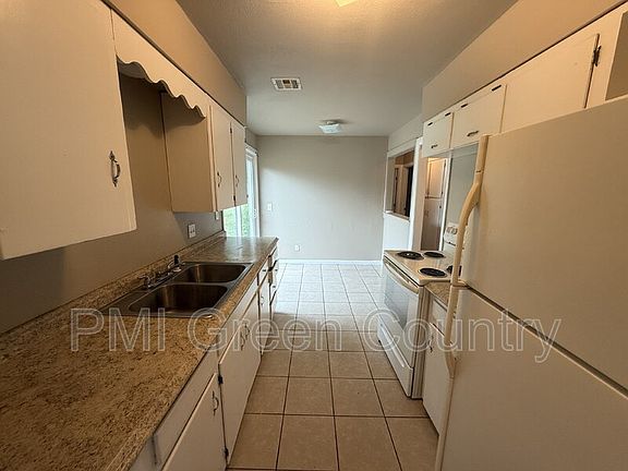 4th image of 1039 E 51st Pl N