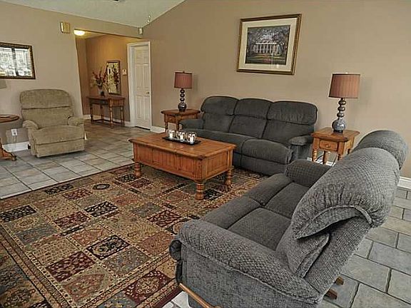 4th image of 1471 Hillary Dr