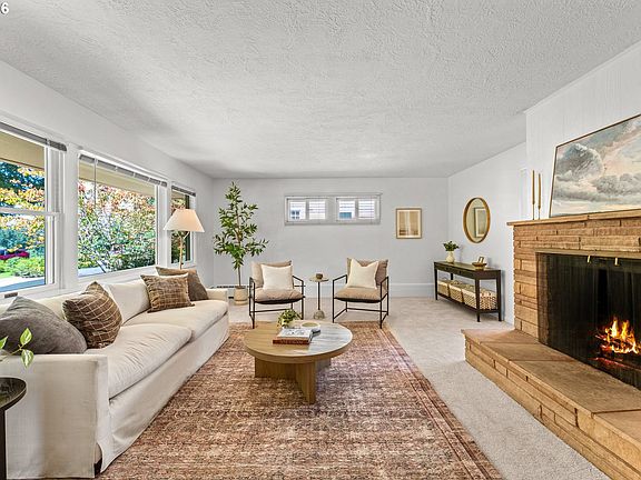 4th image of 6120 SE 13th Ave