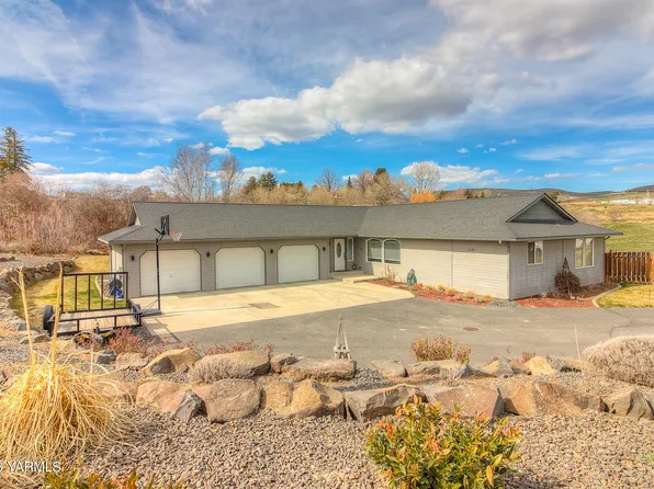 4123 Selah Loop Rd, Selah, WA 98942