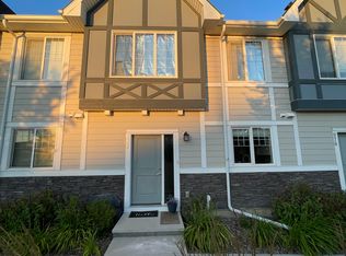 980 W Nolan Hill Blvd NW, Calgary, AB T3R0Z7