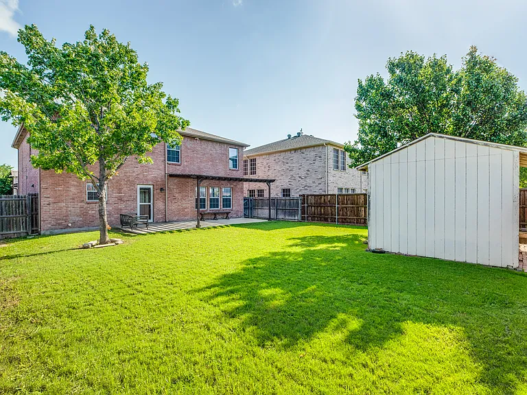 2112 Royal Acres Trl — Photo 23