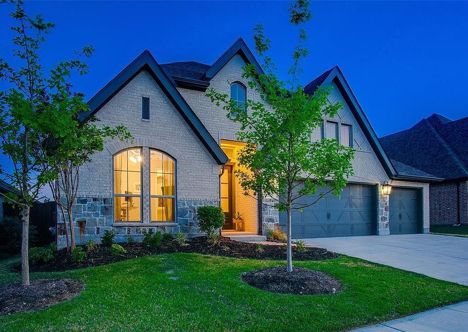 1st image of 325 Cowling Dr