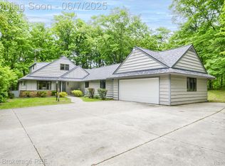 605 Morrish Rd, Flushing, MI 48433