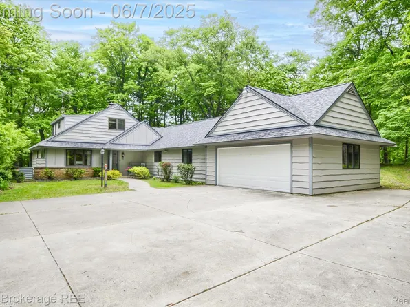 605 Morrish Rd, Flushing, MI 48433