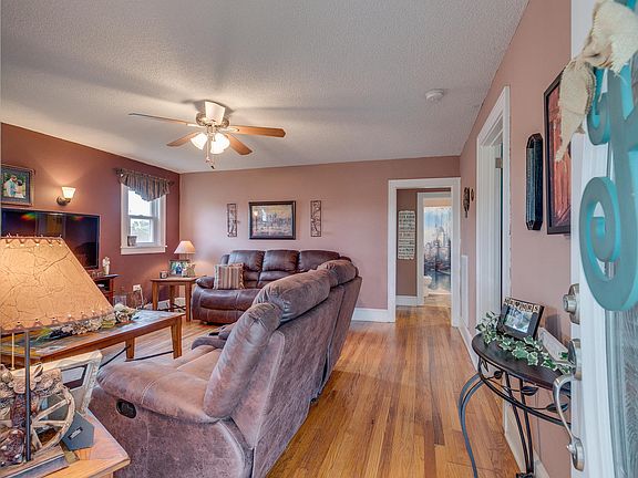 5th image of 1100 Fairview Ave