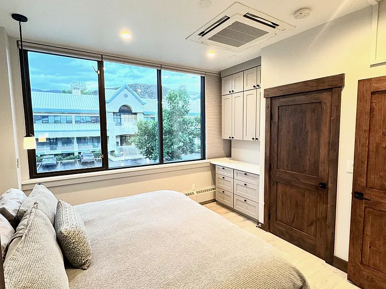 70 Benchmark Rd #200 — Photo 12