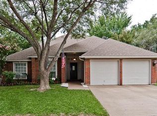 3428 Paint Brush Ln, Bedford, TX 76021
