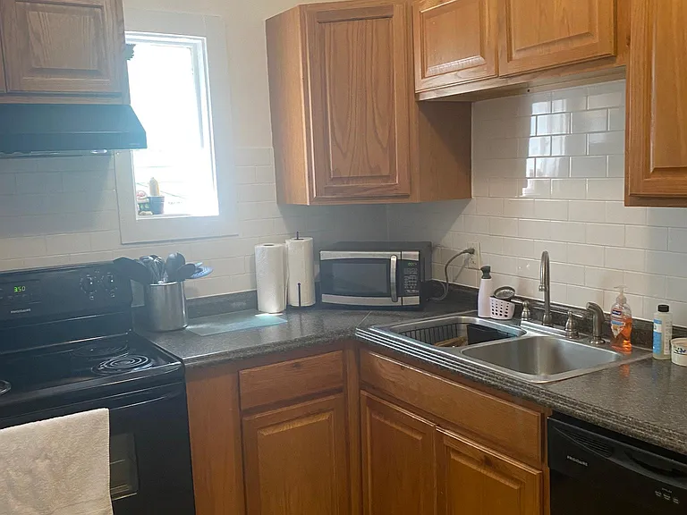 3703 Laurel St — Photo 8