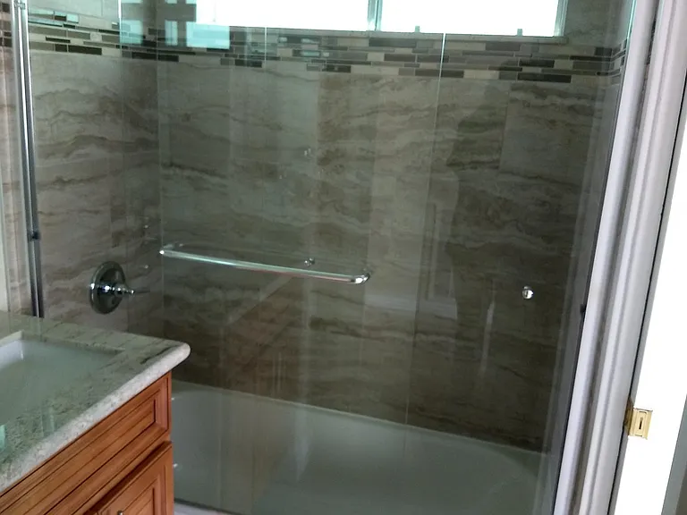 Back bath tub/(shower)