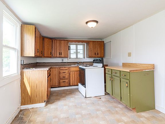 3rd image of 501 2nd Ave