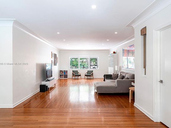 4th image of 1244 Alhambra Cir