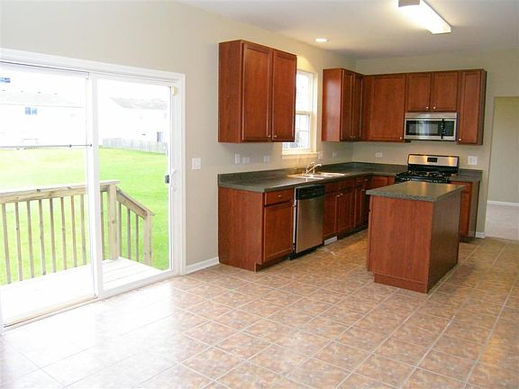 5th image of 2742 Vicksburg Ln