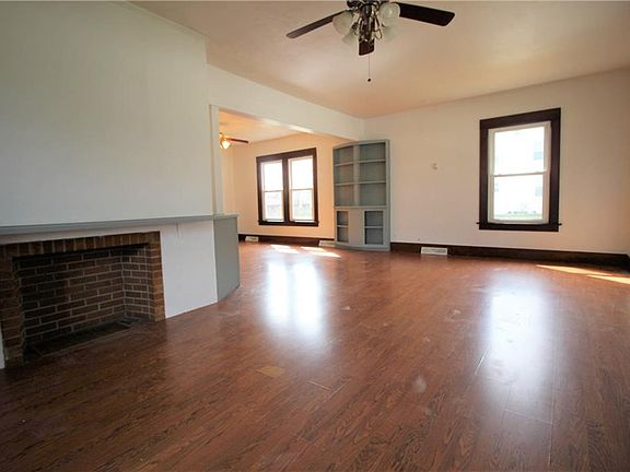 2nd image of 701 N Broadway St