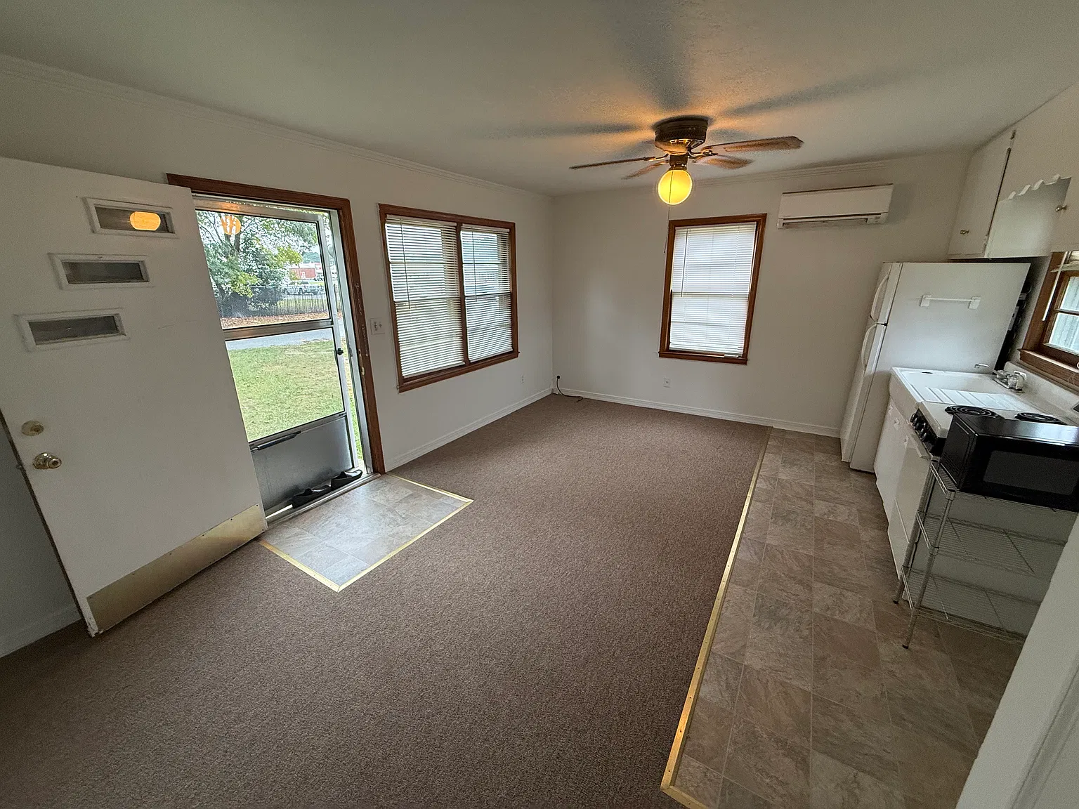1 bed, 448 sqft, $695 — Photo 2