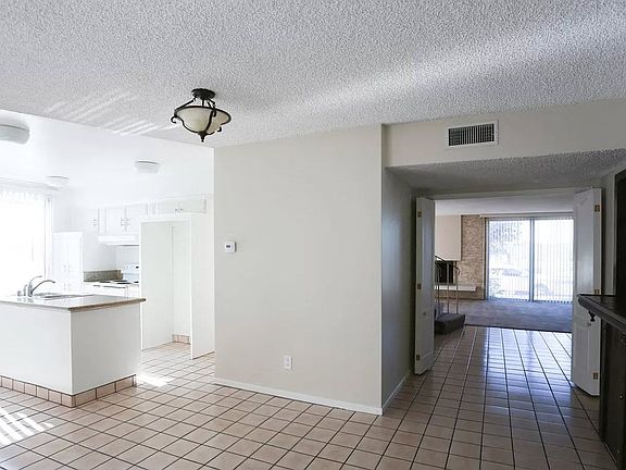 5th image of 500 S Inglewood Ave #60627540