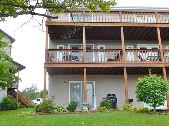 3rd image of 169 Mandrake Ct Unit 101