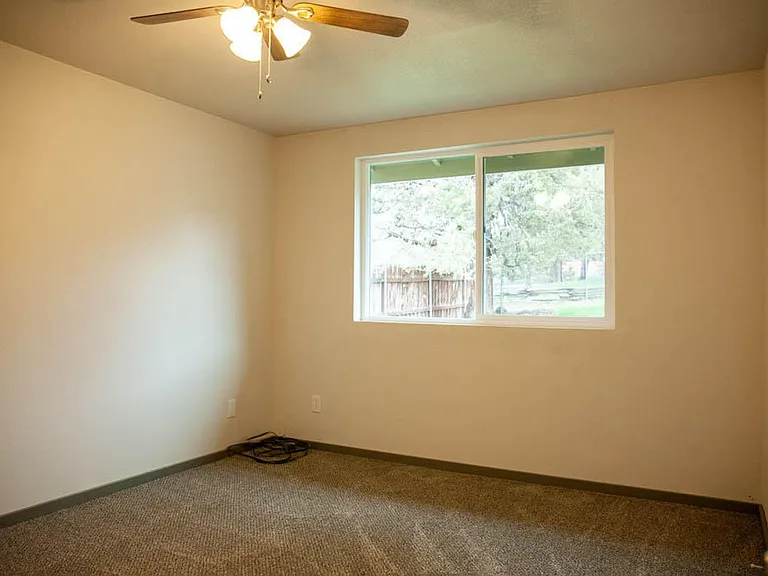 31679 Klamath St — Photo 11