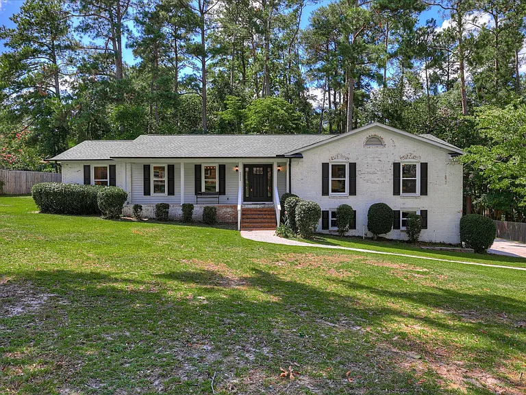 2111 Huron Dr — Photo 1
