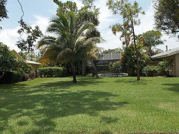 3rd image of 591 Ramblewood Dr