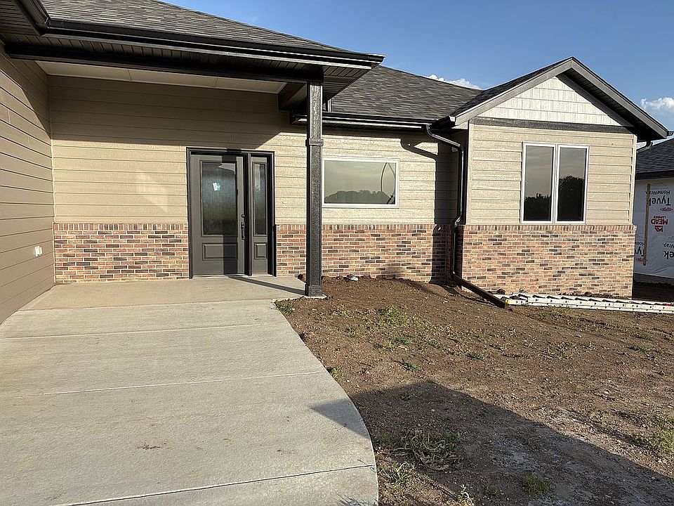 1st image of 2918 Wedgewood Dr
