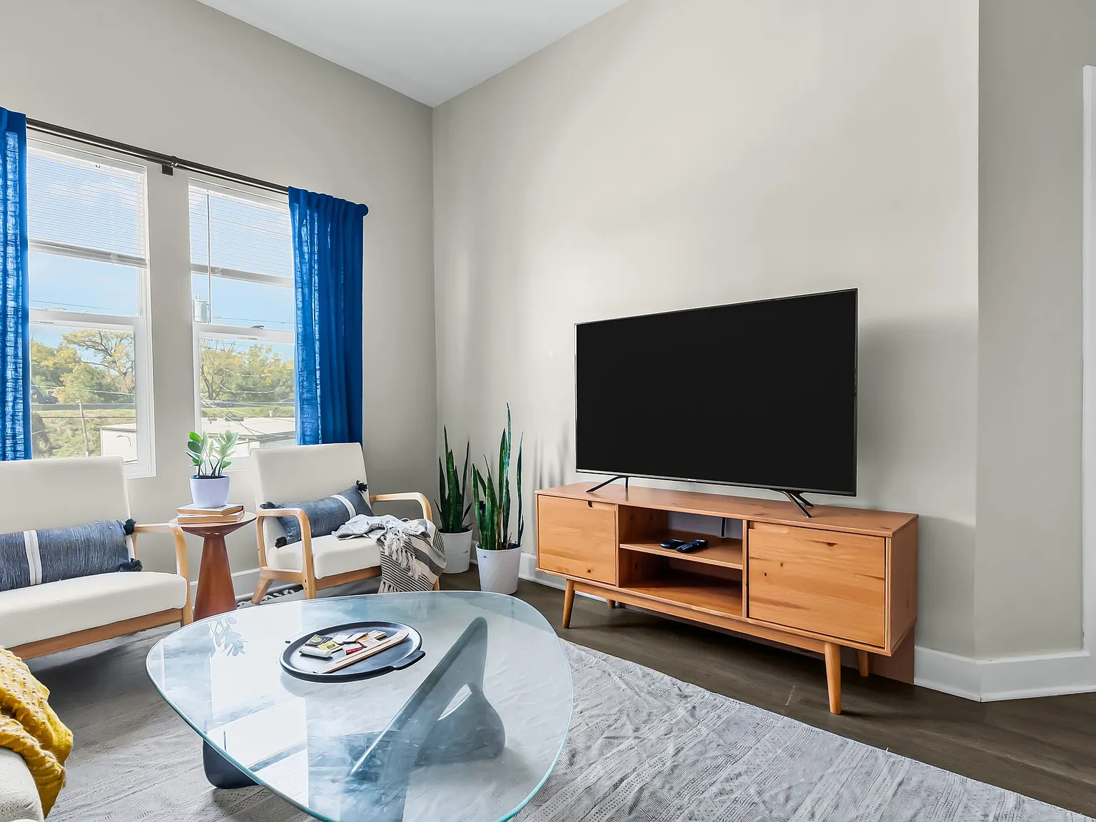 2 bed, 1200 sqft, $1,250 — Photo 3