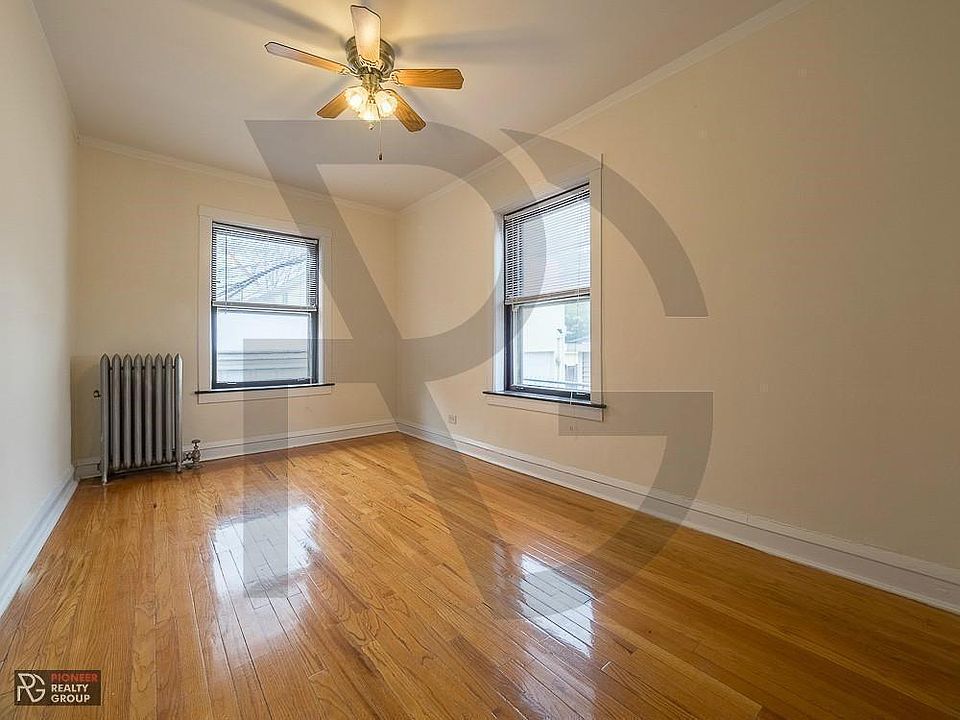2nd image of 2100 W Ainslie St #2112N1