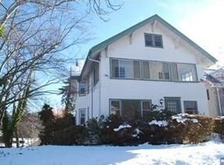 215 Hillcrest Ave, Leonia, NJ 07605