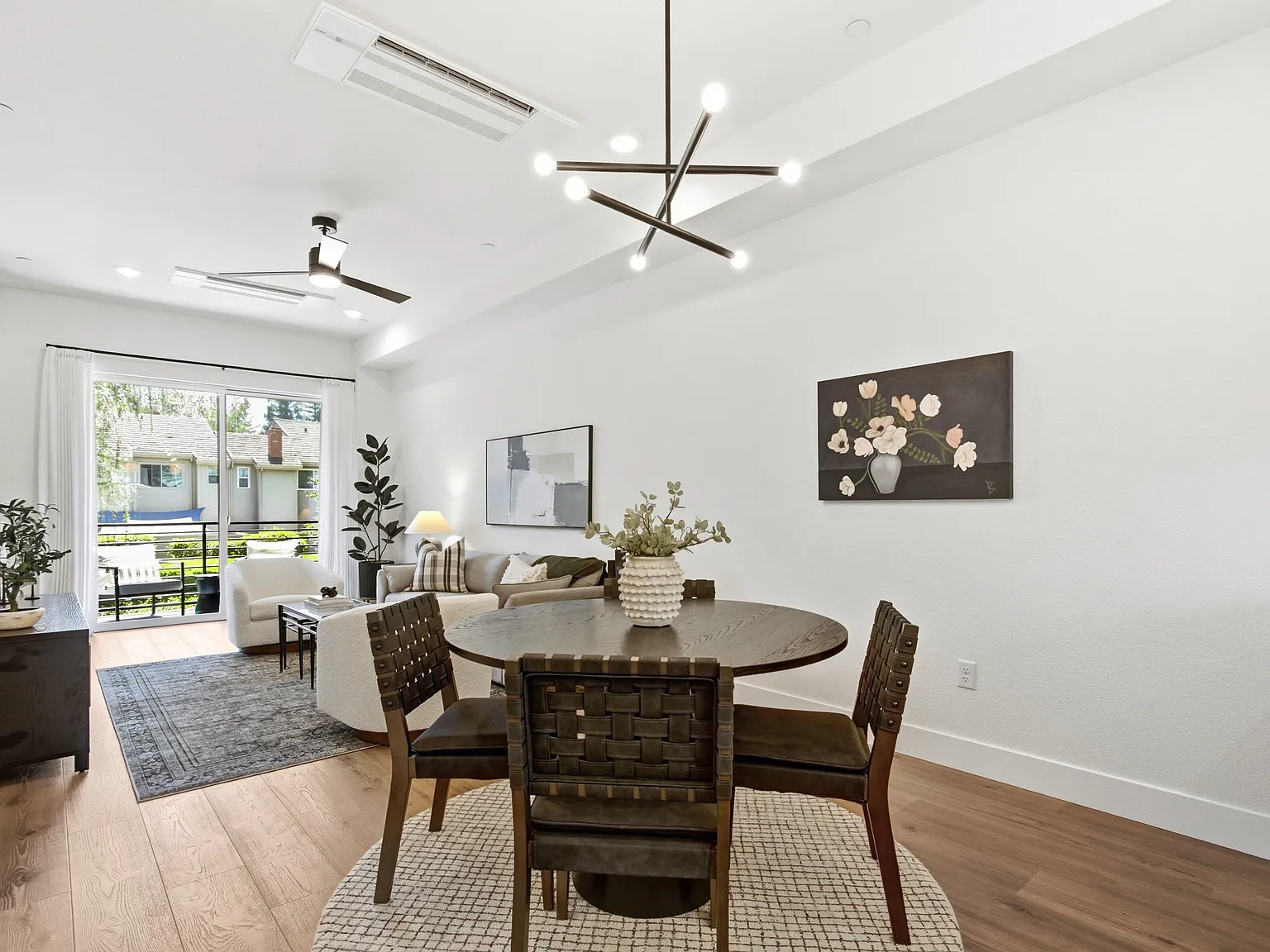 2 bed, 2.5 bath, 1204 sqft, $4,250 — Photo 2