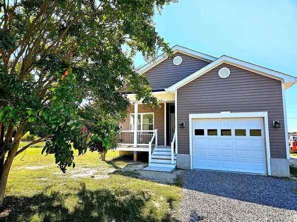 83 Waters Cove Cir, Reedville, VA 22539