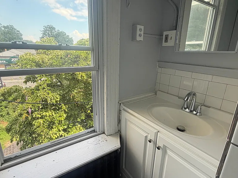 342-6 W Grand Ave #2L — Photo 12