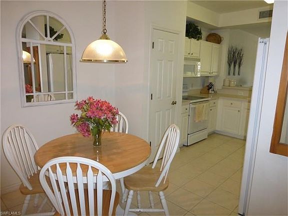 4th image of 3972 Bishopwood Ct E Unit 105