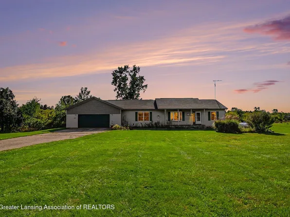 6753 W Howe Rd, Dewitt, MI 48820