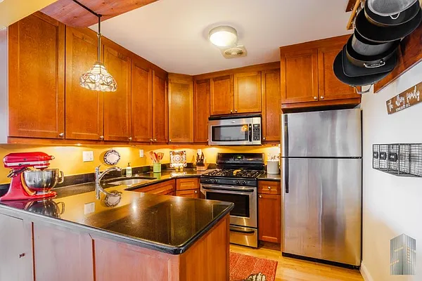 Rented by Skyline Group Real Estate | media 10