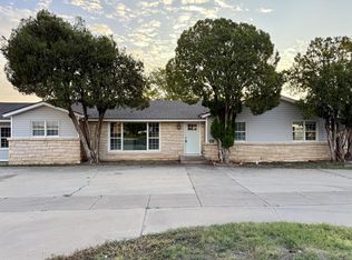 607 SW 2nd St, Seminole, TX 79360
