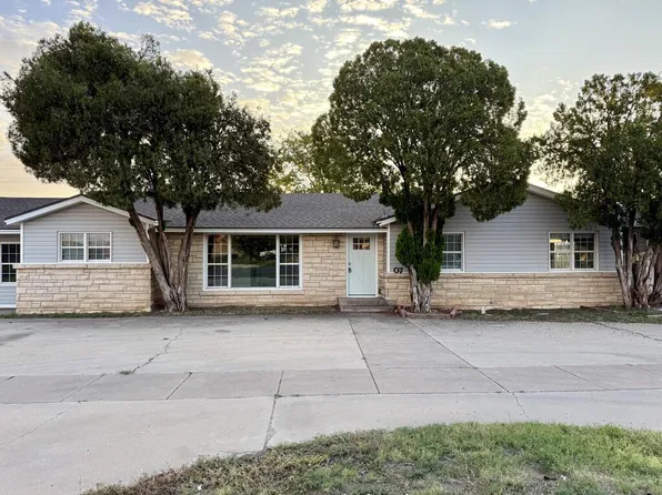 607 SW 2nd St, Seminole, TX 79360
