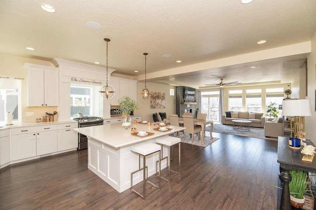 7 bed, 4400 sqft, $4,500 — Photo 3