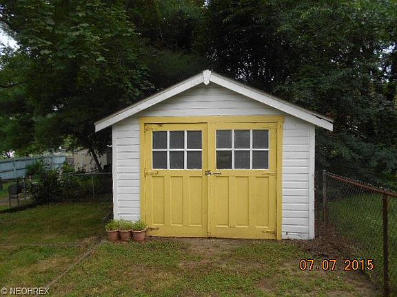 3rd image of 239 Ira Ave