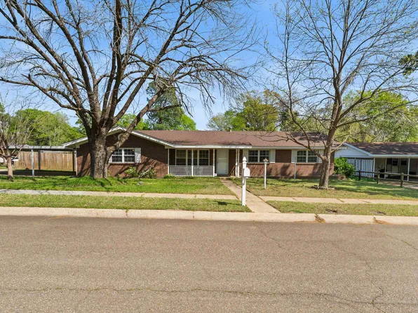 3312 Robinhood Ln, Texarkana, TX 75501