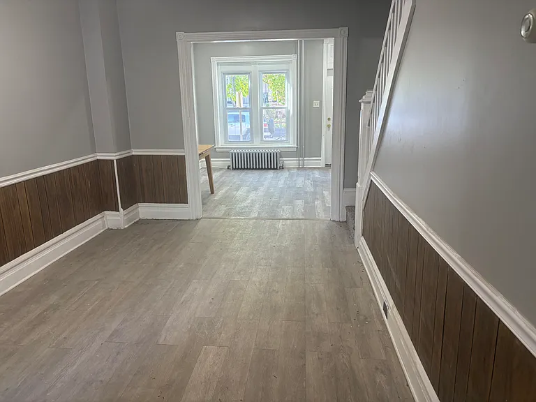 384 W Gordon St #1 — Photo 3