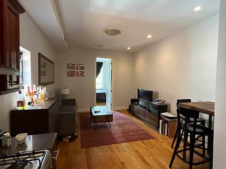 170 Harman St #1B — Photo 10
