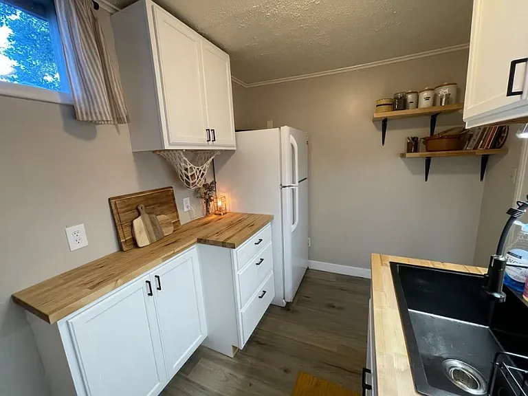 823 Hazel St — Photo 5