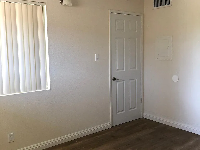 855 S Citrus Ave — Photo 14