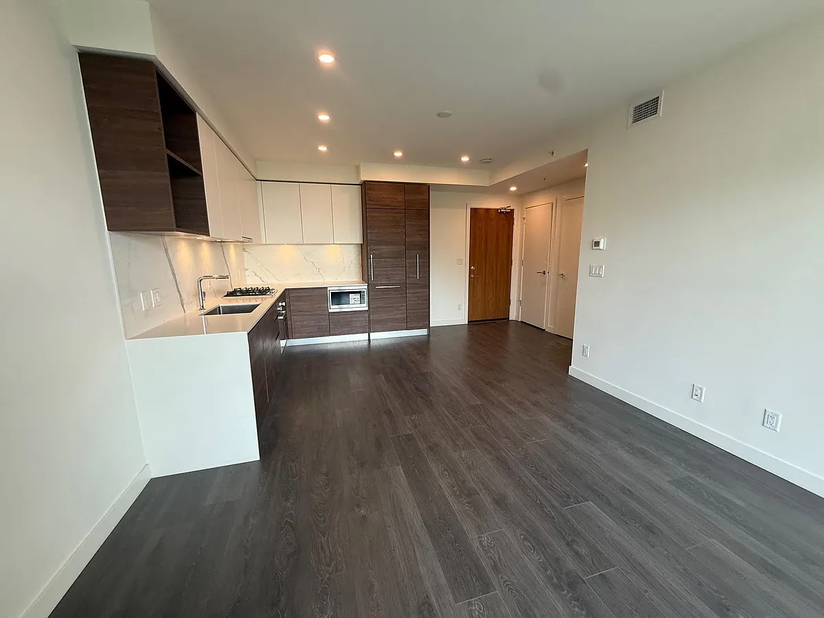 Building Photo - 585 Austin Ave #406