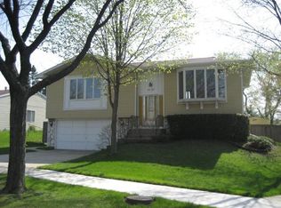 1037 Fall Cir, Roselle, IL 60172