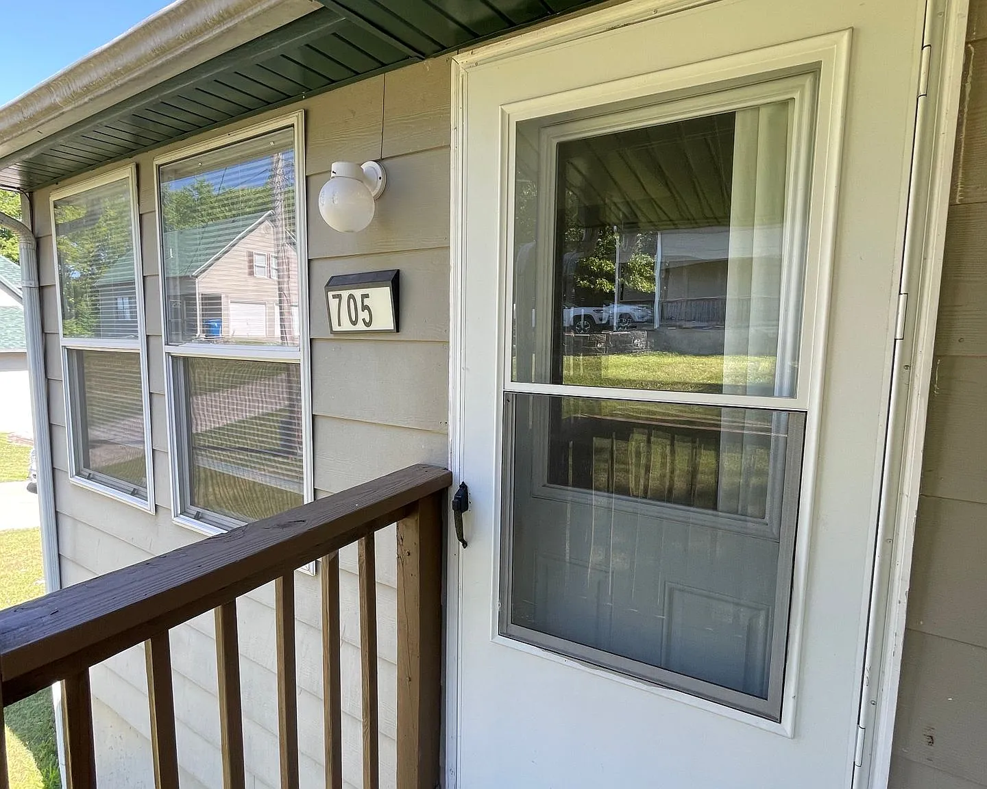 3 Bedroom Duplex in Ozark! — Photo 3